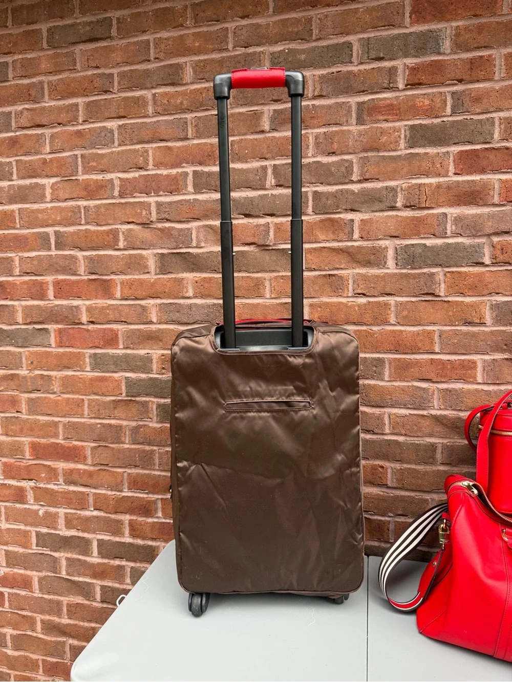 Henri Bendel New York Red Spinner Carry-On Suitcase Luggage - Picture 13 of 13
